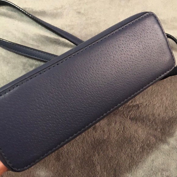 Kate Spade crossbody purse with cash up to $5 - Picture 5 of 5